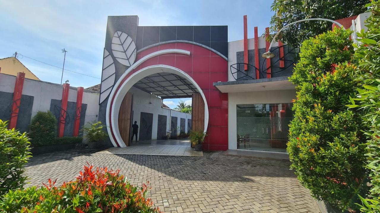 Oyo 90831 Hotel Gardenia Prambanan Solo 外观 照片