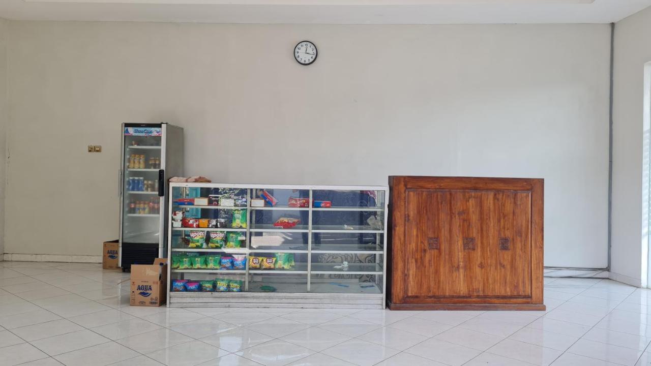 Oyo 90831 Hotel Gardenia Prambanan Solo 外观 照片