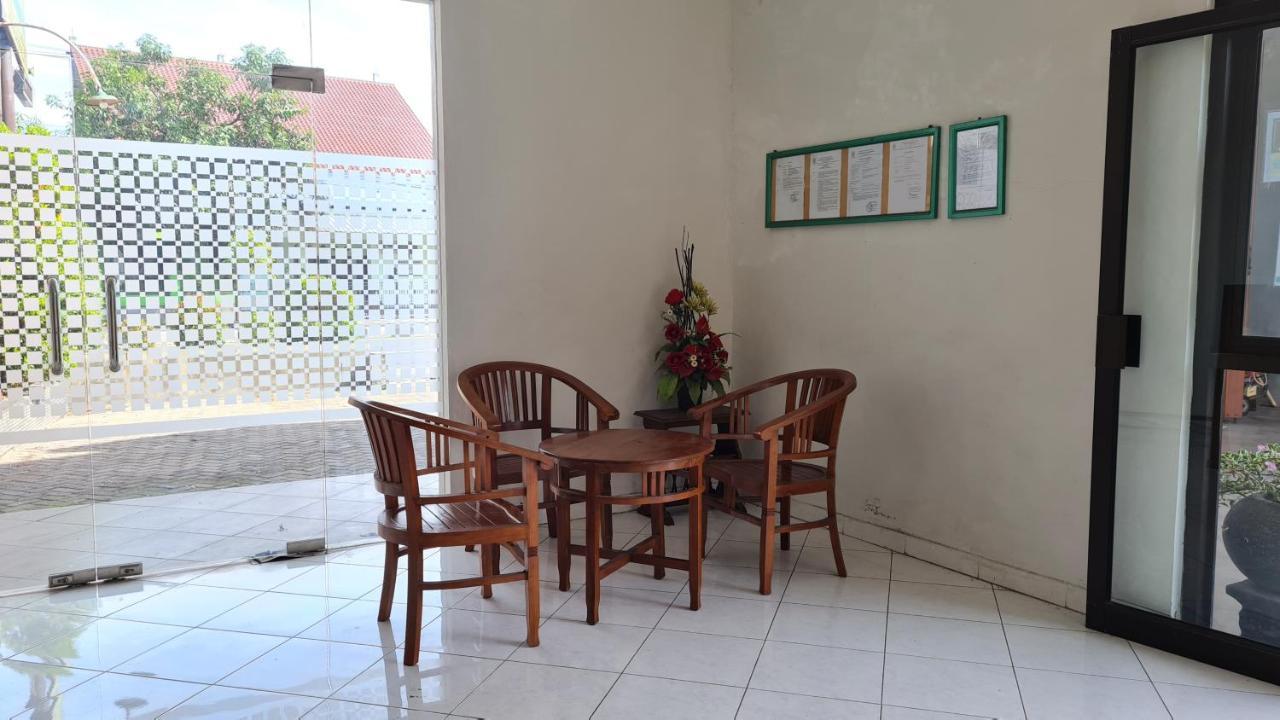 Oyo 90831 Hotel Gardenia Prambanan Solo 外观 照片