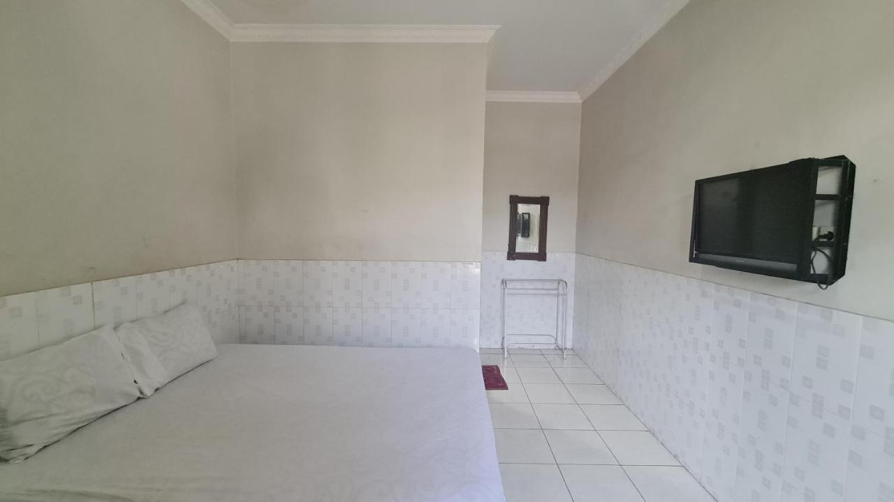 Oyo 90831 Hotel Gardenia Prambanan Solo 外观 照片